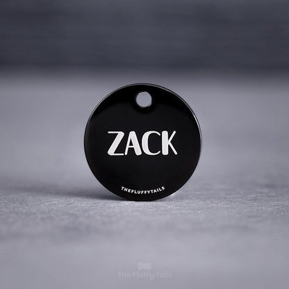 Rund, svart ID-bricka av rostfritt stål med personlig gravyr, passar hundar och katter
