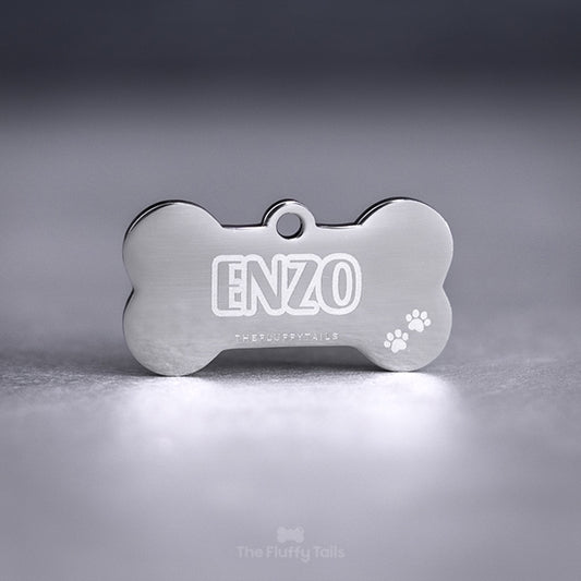 Polerad namnbricka av rostfritt stål för hund och katt, tillverkad av rostfritt stål, silverfärgad med personlig gravyr av djurets namn och tassavtryck